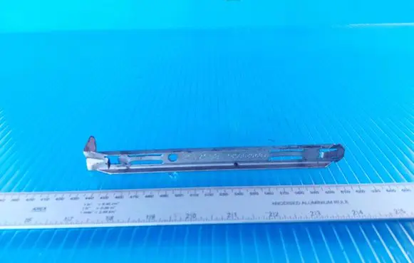 Volvo XC90 Headlight/headlamp mounting bracket 89028052