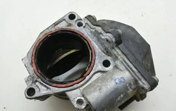 Volkswagen Caddy Throttle valve 03G128063G