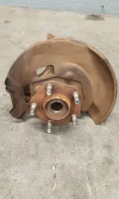 Nissan X-Trail T32 Front wheel hub