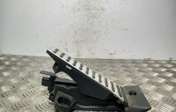 KIA Sorento Accelerator throttle pedal