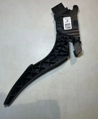 Chrysler Pacifica Accelerator throttle pedal 04581677AB