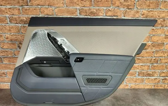 BMW 7 G70 Rear door card panel trim