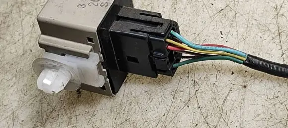 Lexus IS 220D-250-350 Other relay 8198030170 0665005641