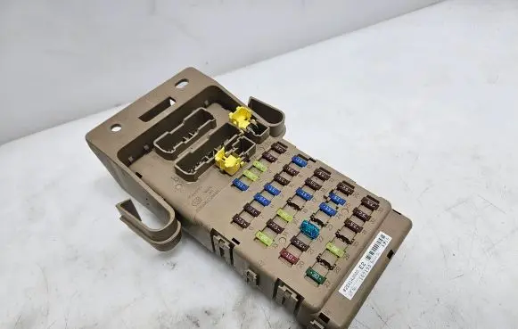 Subaru Outback Fuse module 82201AJ000