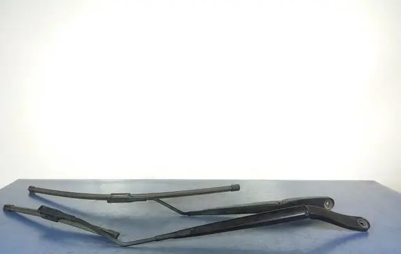 Ford Courier Front wiper blade arm