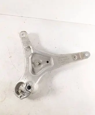 BMW 7 G70 Front shock absorber mounting bracket 6898521