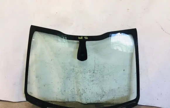 Peugeot 2008 I Front windscreen/windshield window 