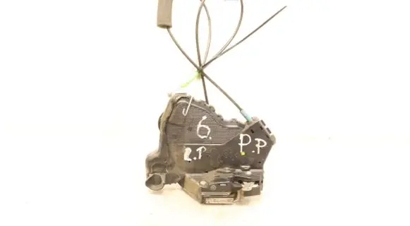 Suzuki Grand Vitara II Front door lock