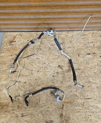 Toyota Prius+ (ZVW40) Air conditioning (A/C) pipe/hose 8871047110