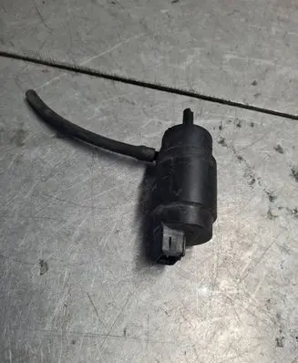 Volkswagen PASSAT B3 Windscreen/windshield washer pump 20860062