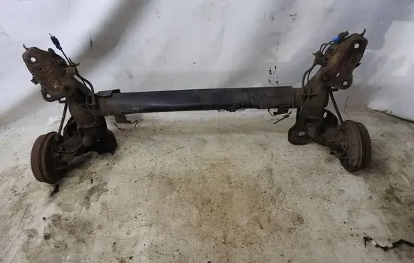 Peugeot 208 I Rear beam 