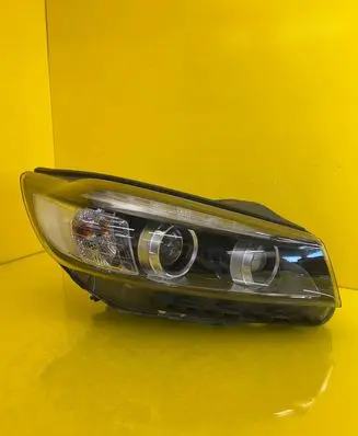 KIA Sorento Headlight/headlamp 92102-C5200