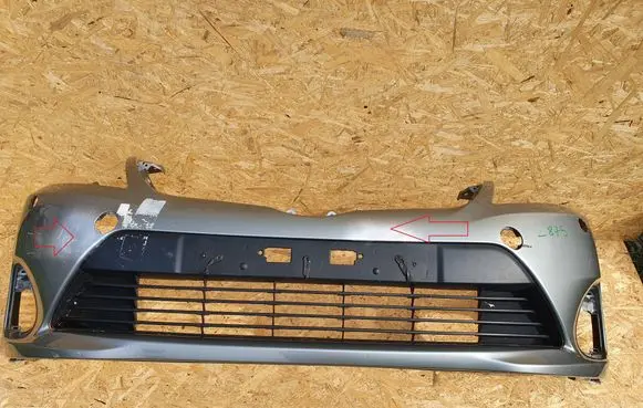 Toyota Avensis T270 Front bumper 52119-05210 Z875 53112-05090