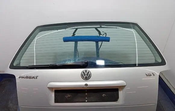Volkswagen PASSAT B5 Tailgate/trunk/boot lid 