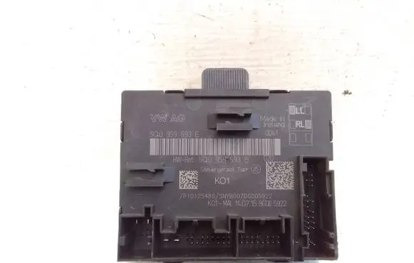 Volkswagen PASSAT B8 Door control unit/module 5Q0959593E 5Q0959593B
