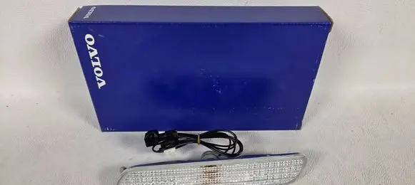 Volvo S40, V40 Front bumper turn signal 30652044