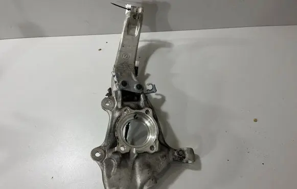 Front wheel hub