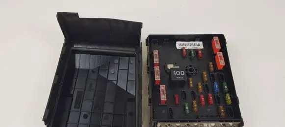 Volkswagen PASSAT B6 Fuse module 3C0937125 1K0937132F
