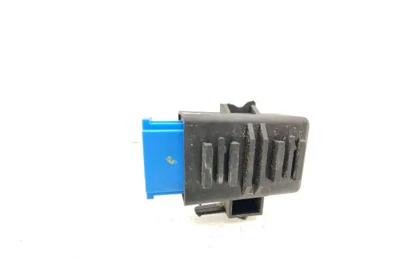 Volkswagen Caddy Seat heating relay 5K0959772A