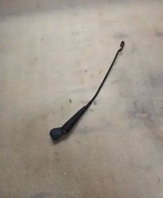 Volkswagen Transporter - Caravelle T3 Front wiper blade arm