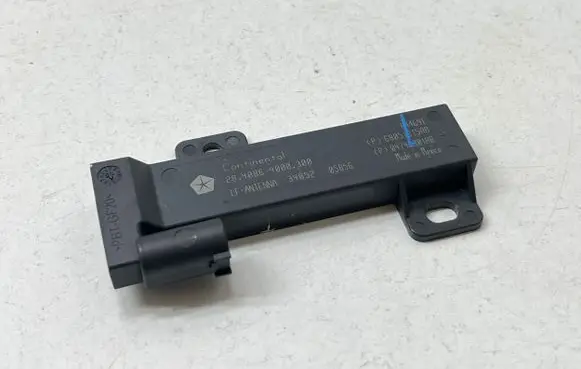 Dodge Durango III Aerial antenna amplifier 68051315AB 2840864000300 04748301AB