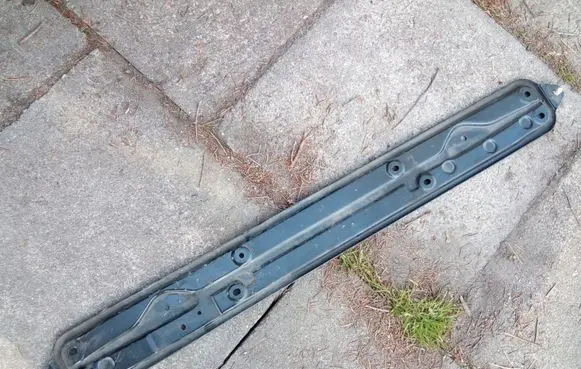 BMW 5 F10 F11 Radiator mount bracket