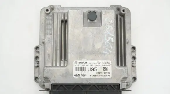 KIA Ceed Engine control unit/module 391402A925 0281033002
