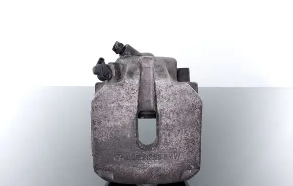 BMW 5 E39 Front brake caliper 6022296