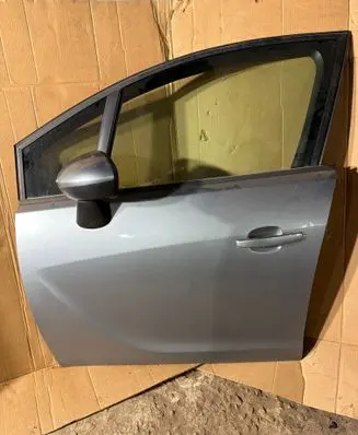 Opel Meriva B Front door 