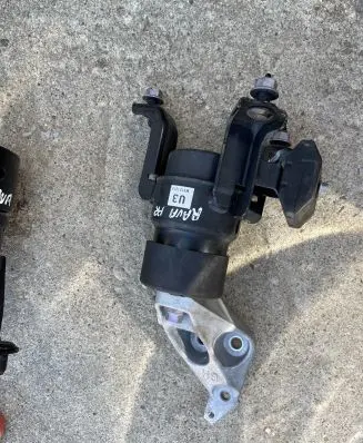 Toyota RAV 4 (XA50) Engine mount bracket M9151233