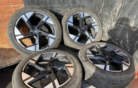 Opel Grandland X R20 alloy rim 9851867680