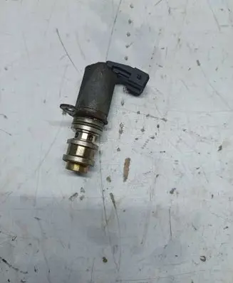 BMW 3 E90 E91 Camshaft vanos timing valve 7549846