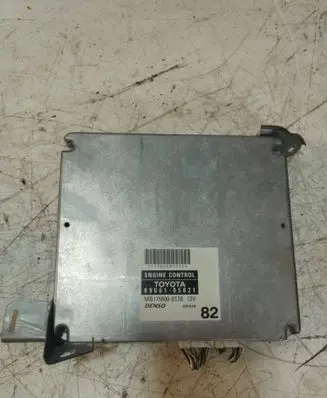 Toyota Avensis T250 Engine control unit/module 1758008330 8966105821 MB1758008330