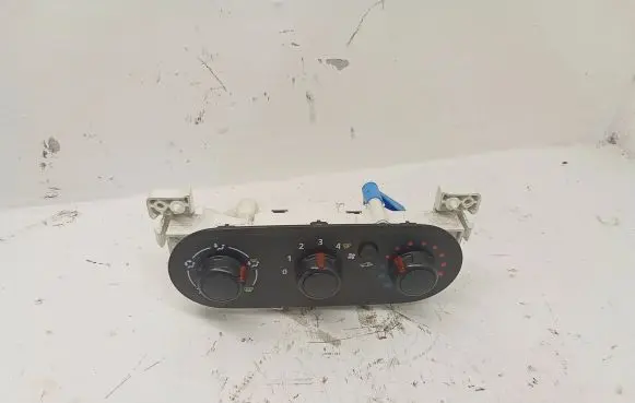Opel Vivaro Climate control unit 30080061 E1093050