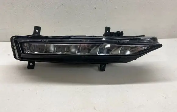 Skoda Superb B8 (3V) Front fog light 3V0941699B 90150336