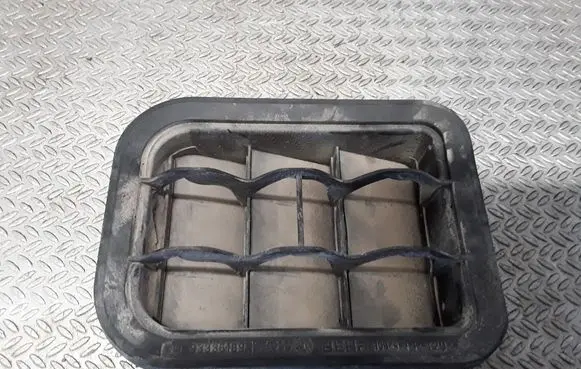 Opel Meriva A Quarter panel pressure vent 