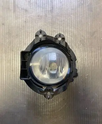 Toyota Avensis T270 Front fog light 89210657 5212805090