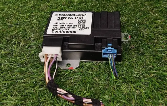 Mercedes-Benz E W212 Fuel injection pump control unit/module A0009001704
