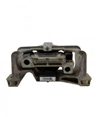 Mercedes-Benz A W176 Engine mount bracket 2462402517