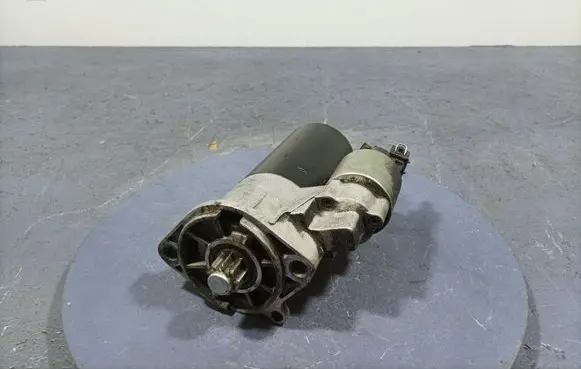Volkswagen PASSAT B5.5 Starter motor 