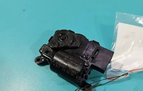 Skoda Octavia Mk4 A/C air flow flap actuator/motor 5WA907511B IMPRK1582847