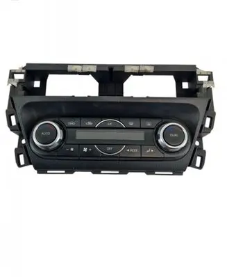 Mazda 3 III Climate control unit bht161190e