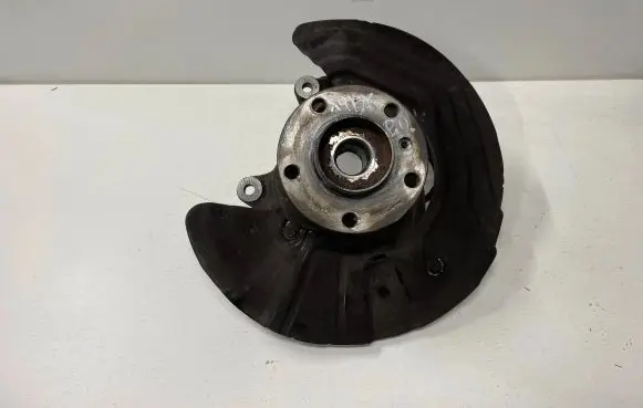 BMW X4 F26 Front wheel hub 6855954