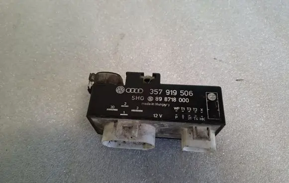 Volkswagen Golf IV Coolant fan relay 357919506