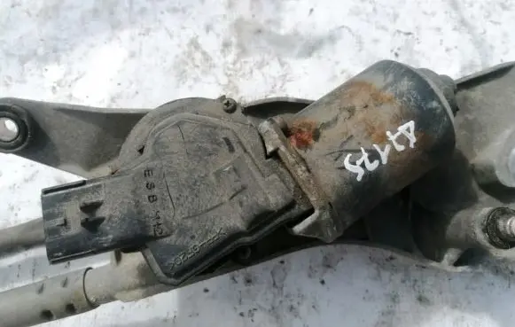 Chrysler Pacifica Wiper motor