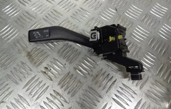 Skoda Octavia Mk2 (1Z) Indicator stalk