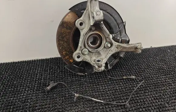 Chevrolet Malibu Front wheel hub spindle knuckle 23384198
