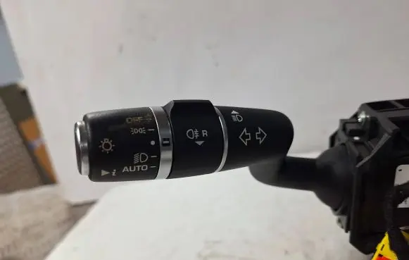 Jaguar E-Pace Wiper turn signal indicator stalk/switch J9C3-13N064-EB