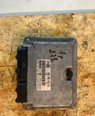 Volkswagen Golf IV Engine control unit/module 0281001851