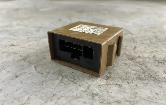 Nissan Patrol Y61 Window wiper relay 28510vb000